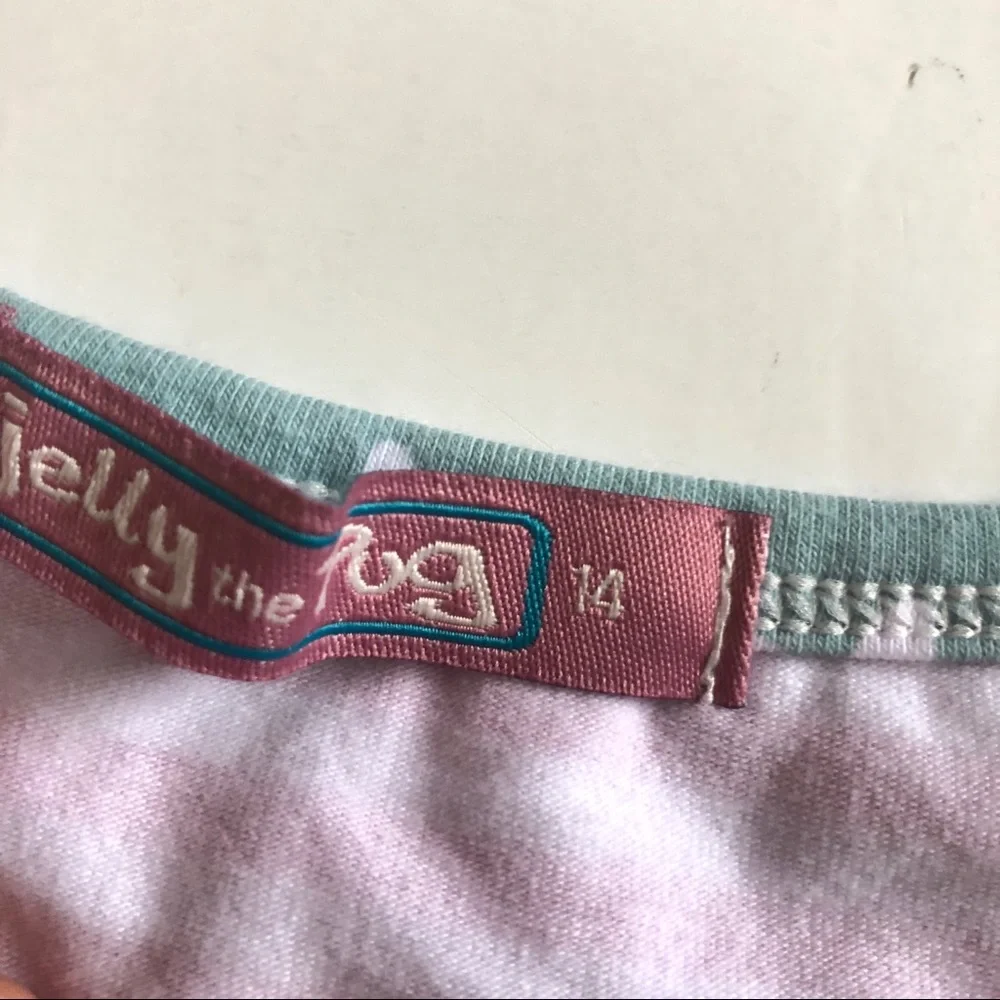 Jelly the Pug top
